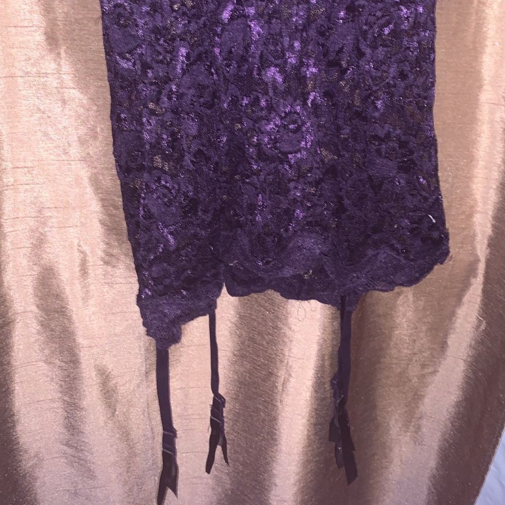 Lingerie Top - Picture 2 of 4